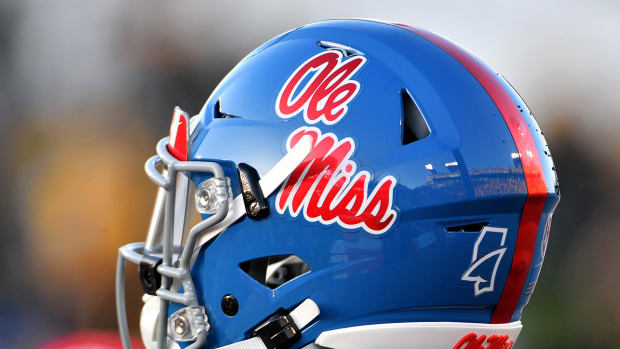 demon-clowney-commits-ole-miss